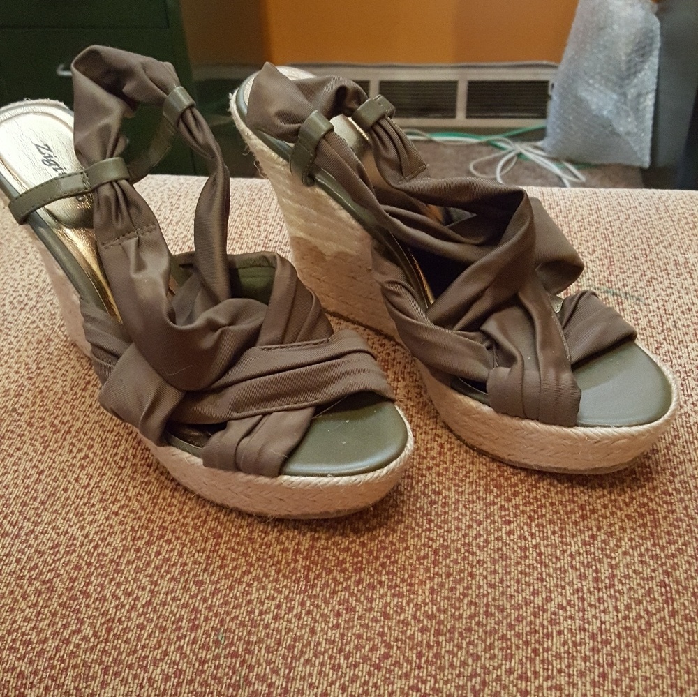 Sandals - Picture 2 of 2